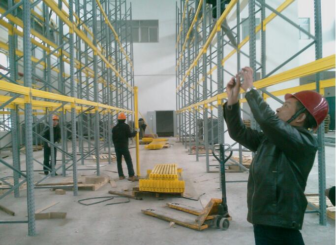 慈溪倉(cāng)儲(chǔ)貨架安裝現(xiàn)場(chǎng)